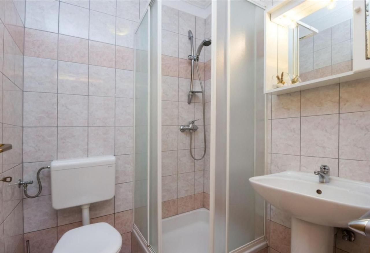 Apartments מאלי לוסיניי מראה חיצוני תמונה